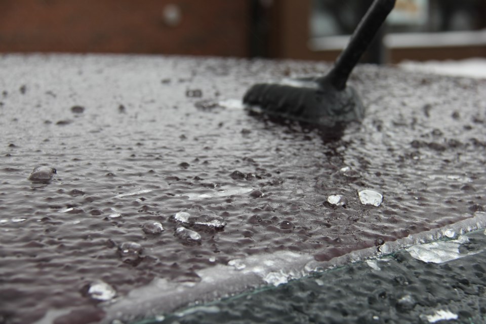 freezing rain car roof turl 2016