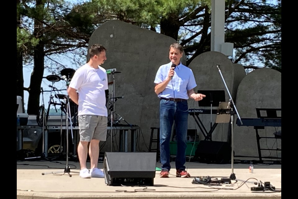 (L-R) Arnaud Claude, Executive Director of Les compagnons hears funding announcement from Nipissing-Timiskaming MP Anthony Rota 