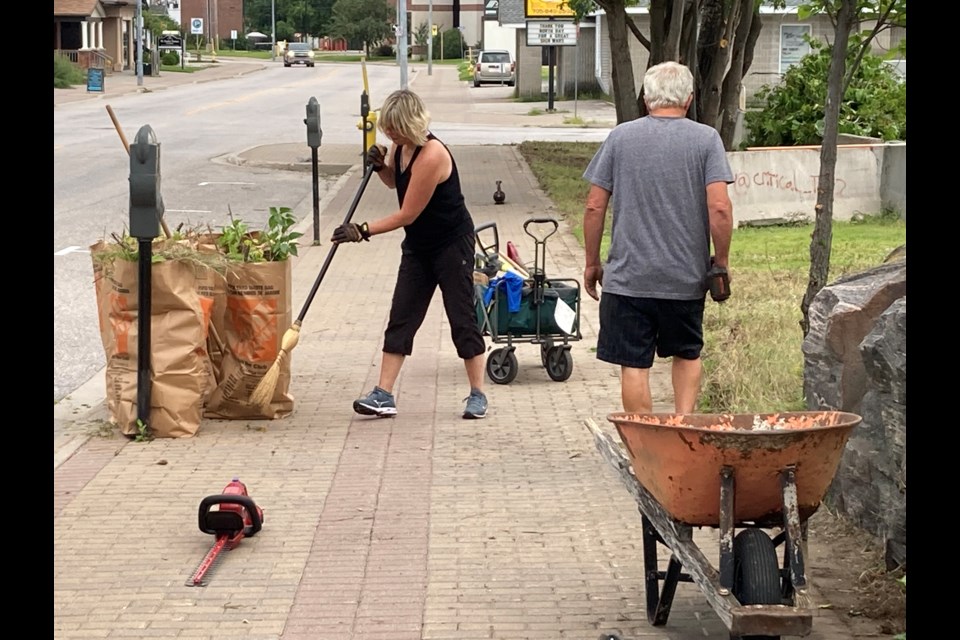 Clean Green Beautiful North Bay and Vision 2025 team up to clean up city streets