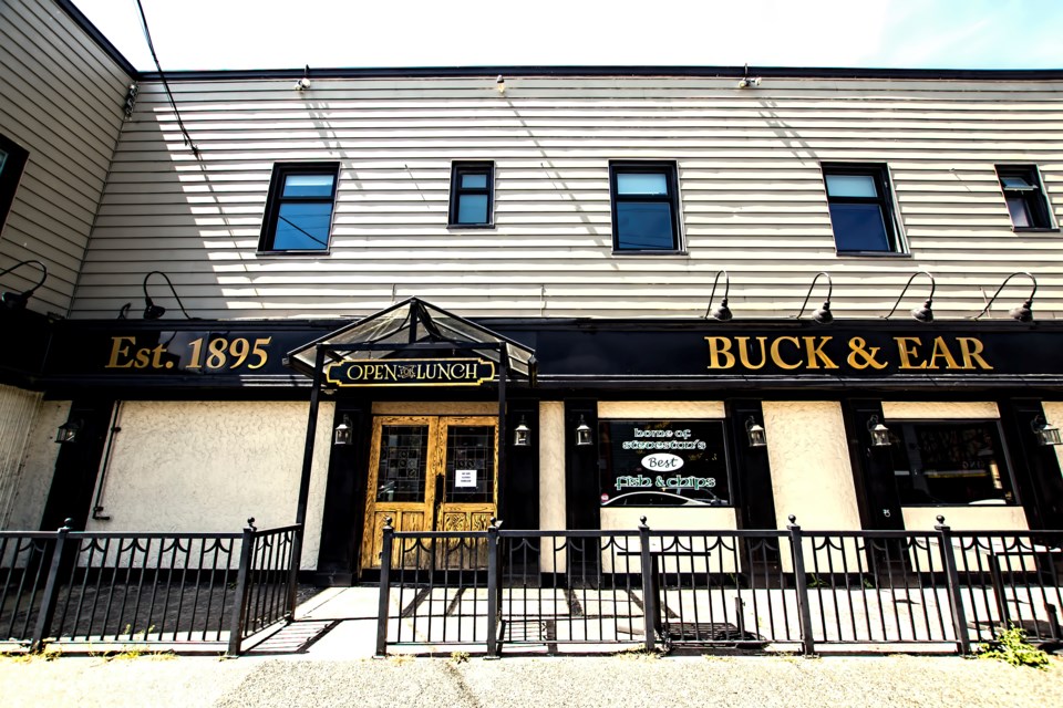 buck_ear005