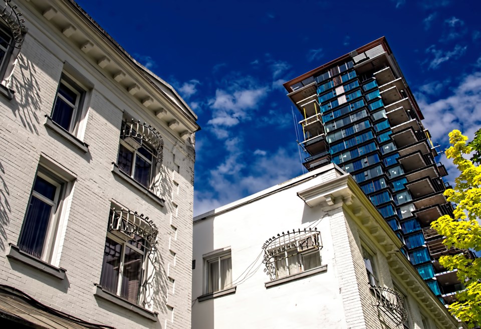 condo-vancouver-residential-towers-credit-chung-chow