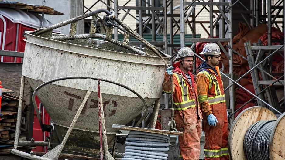 constructionworkers-chungchow-1