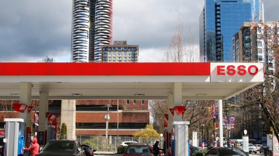 davie-burrard-gas-station-credit-rob-kruyt