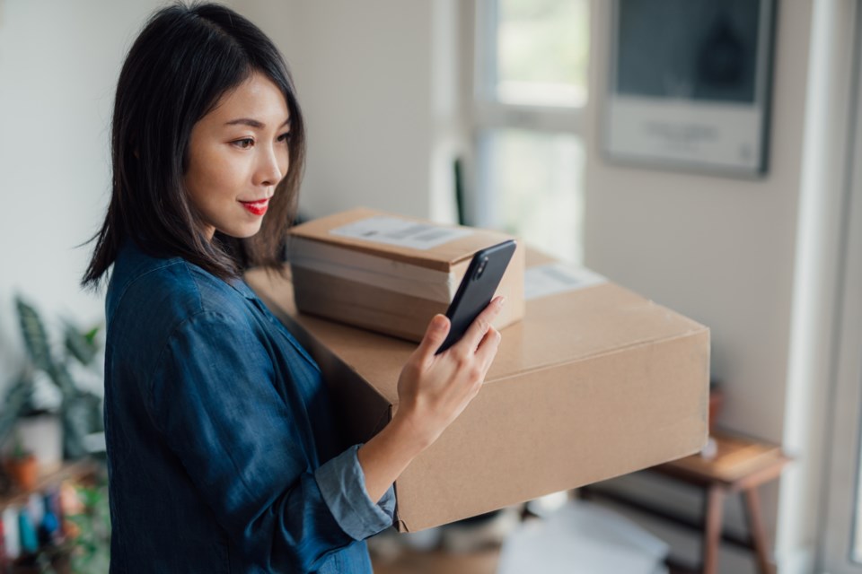 E-commerce-Oscar Wong-Moment-Getty