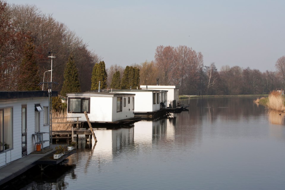 floating-homes-kievith-istock-getty-images-plus