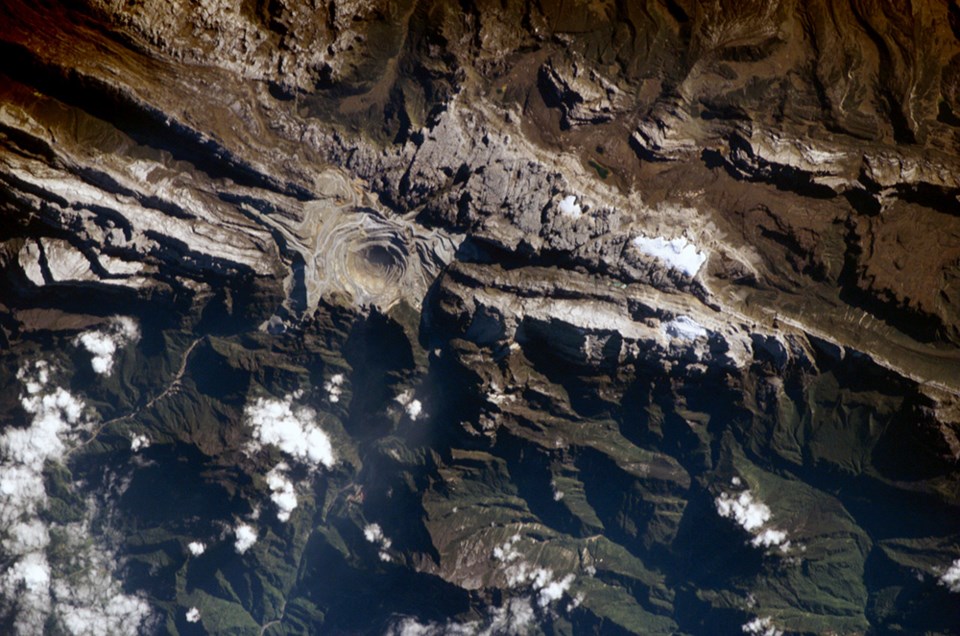 freeport-indonesia-grasberg-credit-nasa