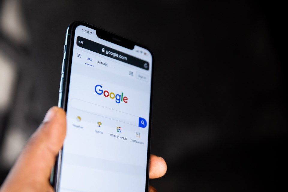 google-phone-credit-solen-feyissa-unsplash