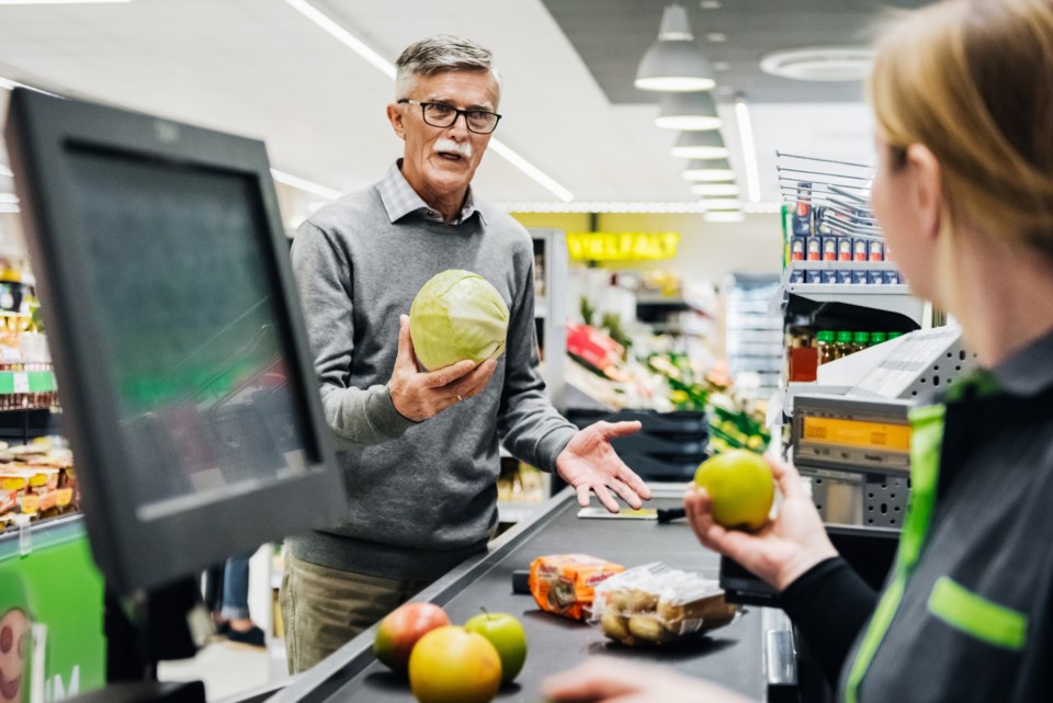 grocer-groceries-grocery-store-tom-werner-digital-vision-gettyimages-11