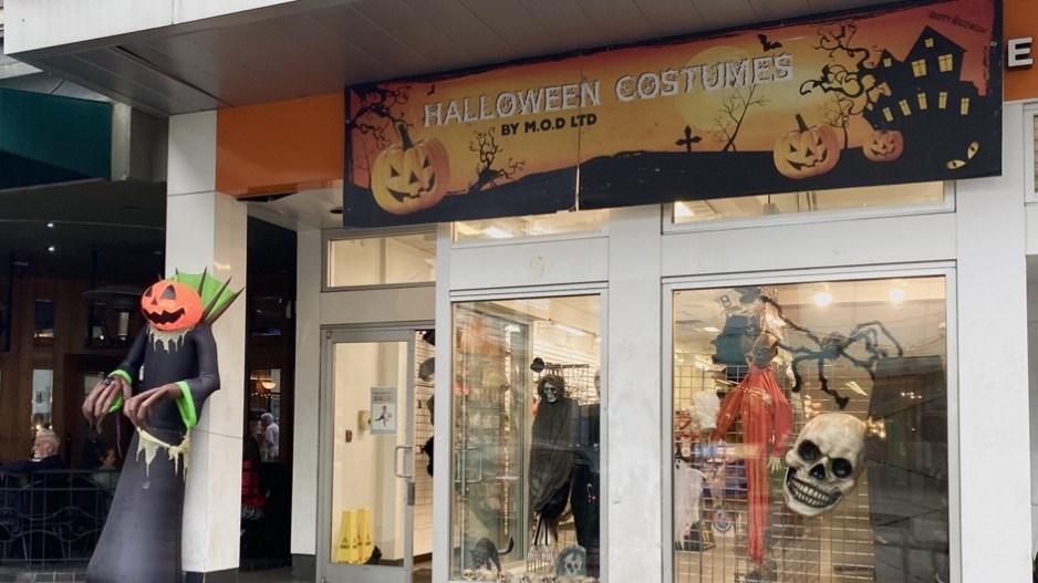 halloween-costumesbymod-credit-glen-korstrom