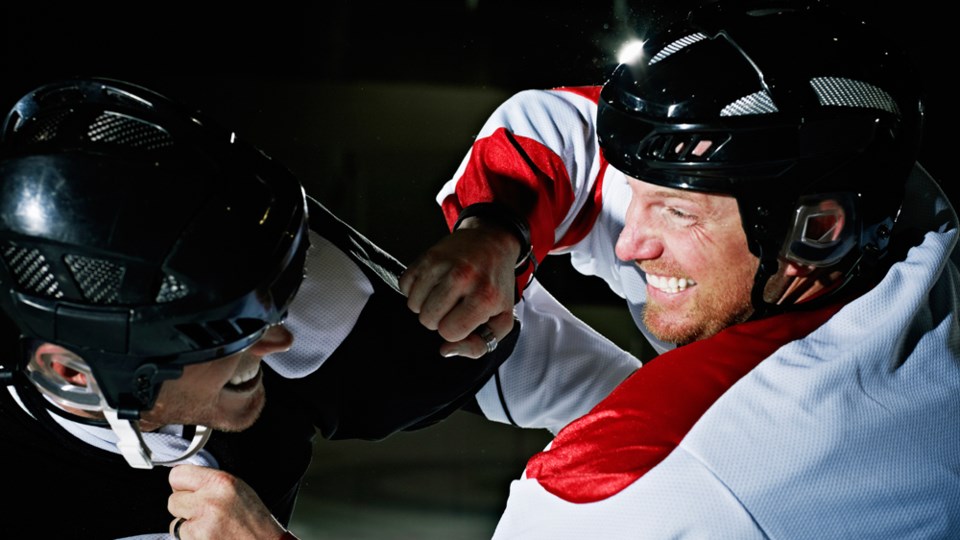 Hockey-fight-web2-Thomas Barwick-Stone-Getty Images