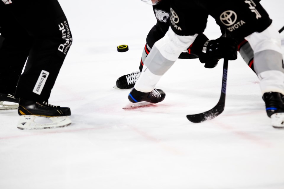 hockey-sports-markus-spiske-unsplash