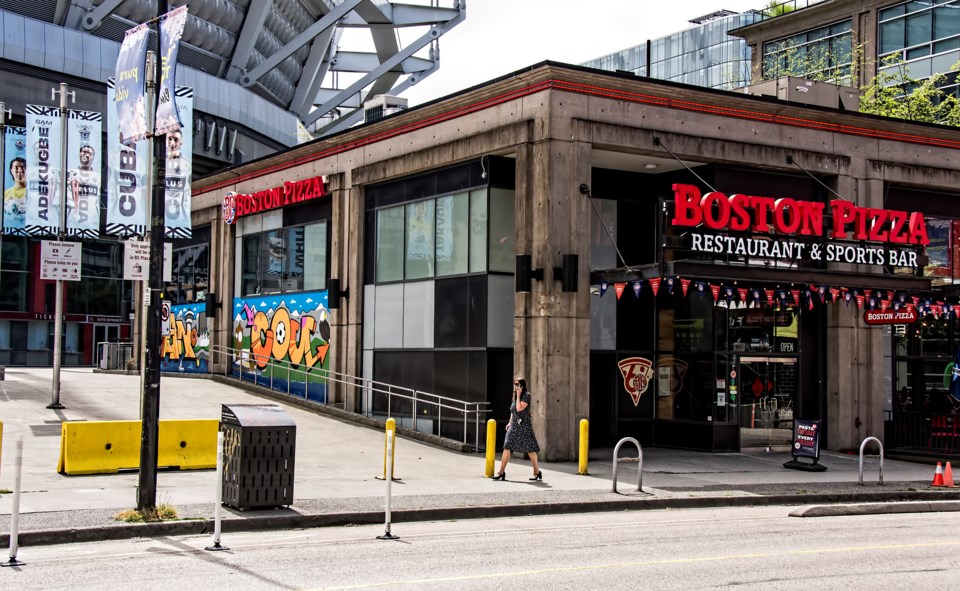 boston-pizza-2-cc