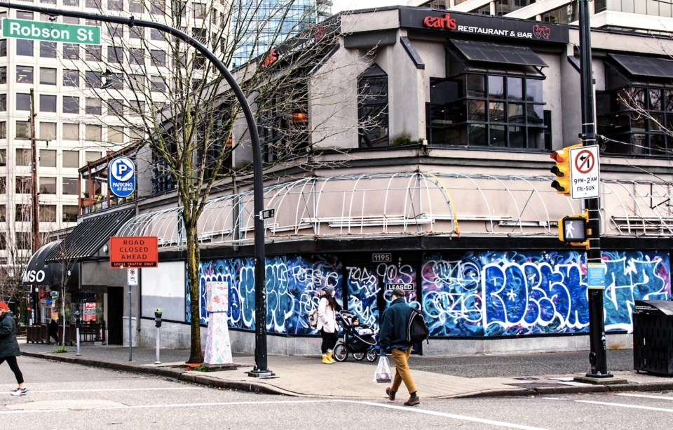 empty-shops-chung-chow