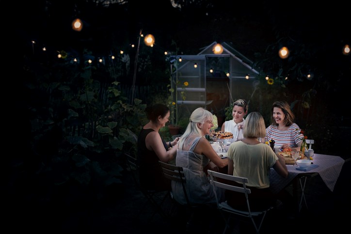 Outdoor-dinner-party-Uwe-Krejci-GettyImages