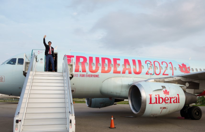 Trudeau-campaign-plane-2021-creditLiberalPartyofCanadaTwitter