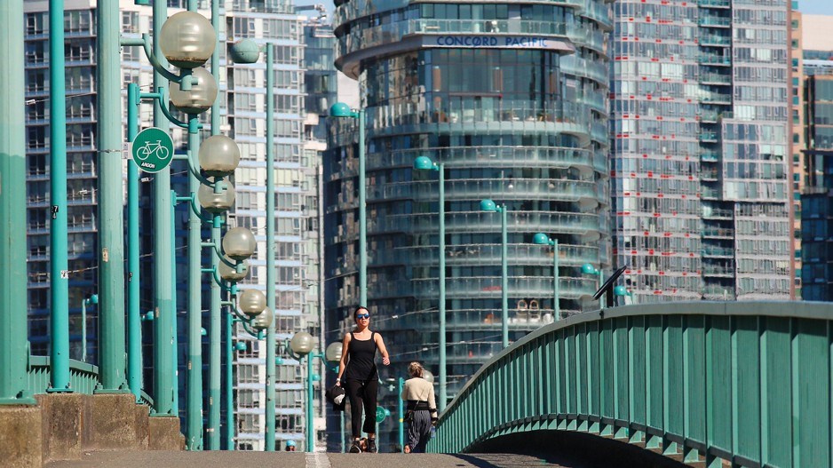 vancouver-condo-homes-real-estate-cambie-bridge-pedestrians-rk-2