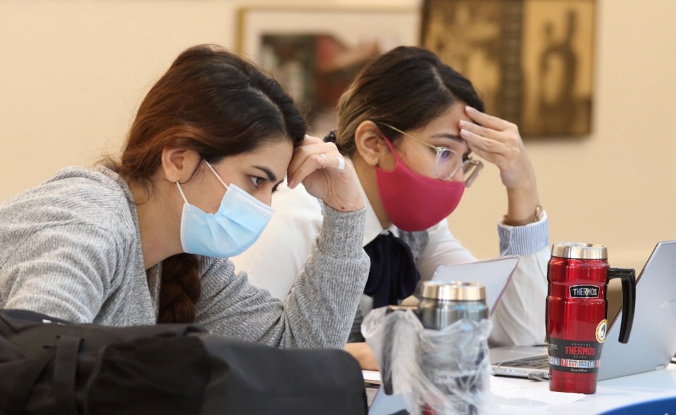 Students in face masks - rk