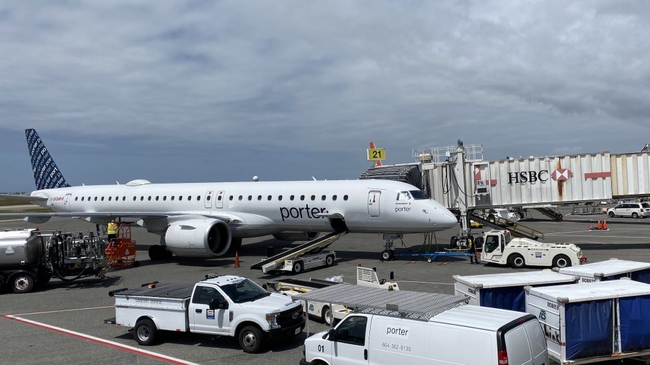 porterairlinesatyvr-gk-25