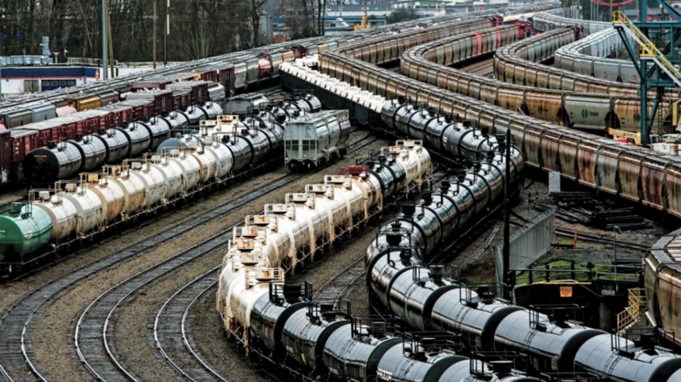 rail-cars-north-shore-transportation