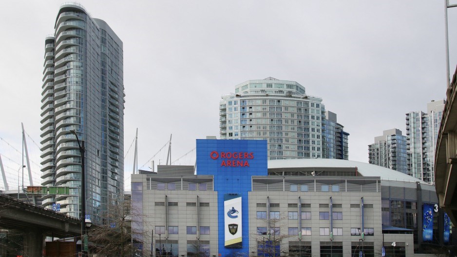 rogers-arena-aquilinitowers-credit-rob-kruyt