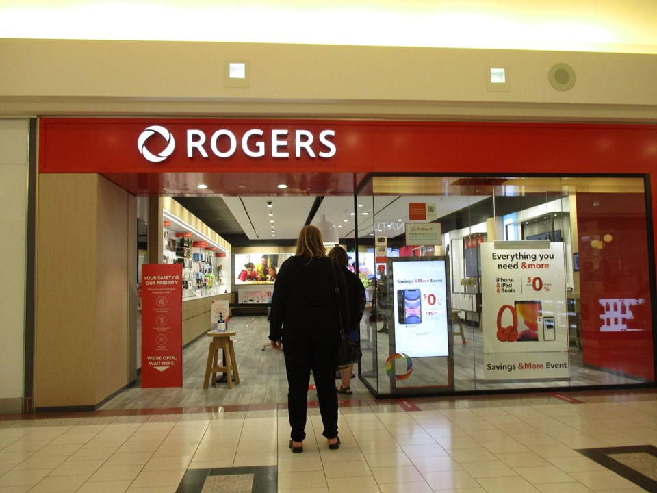rogers-rowanlovescars-unsplash