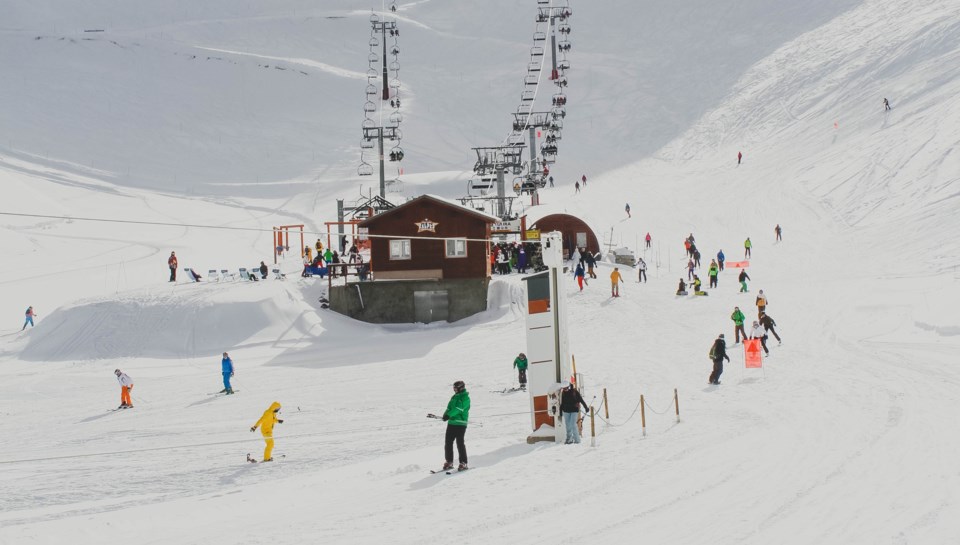 ski-hills-skiing-credit-toa-heftiba-unsplash