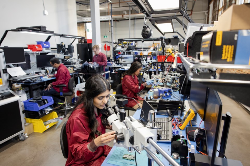 stem-workers-hero-images-inc-digitalvision-getty-images-55