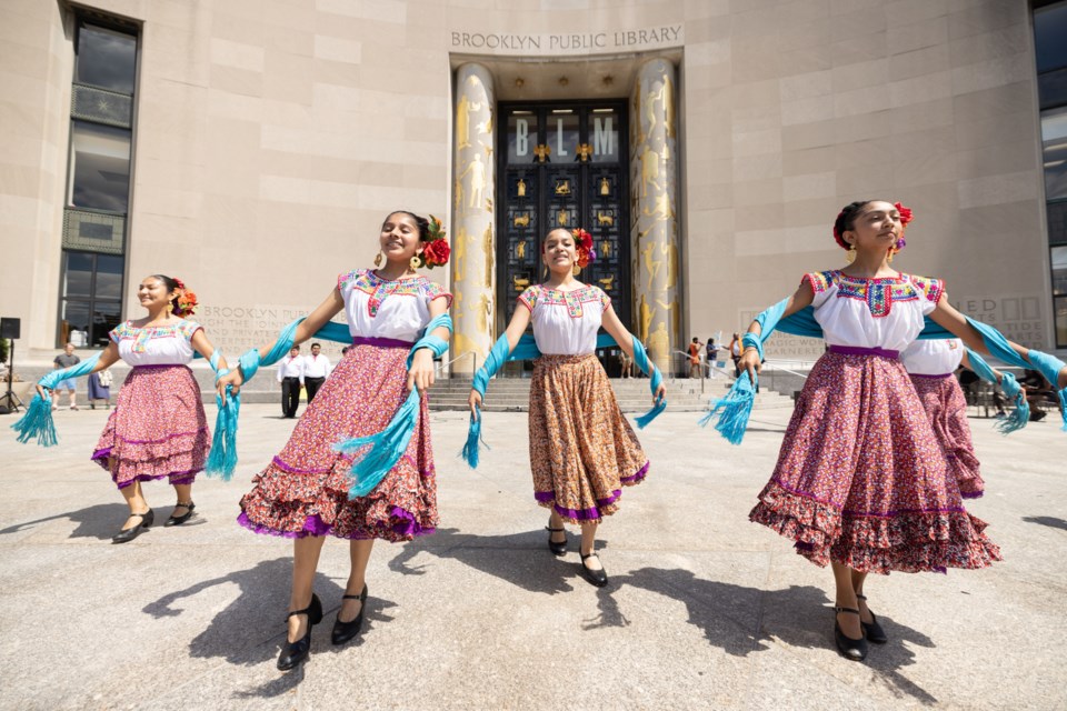 calpulli-mexican-dance-company-at-central-library-by-gregg-richards