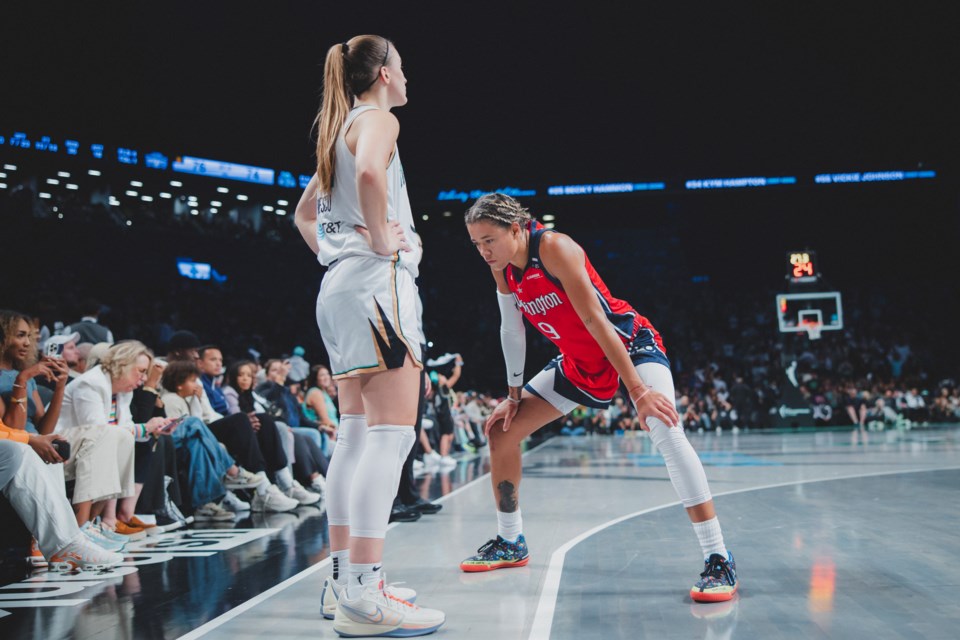 cloud-playing-tough-d-on-ionescu