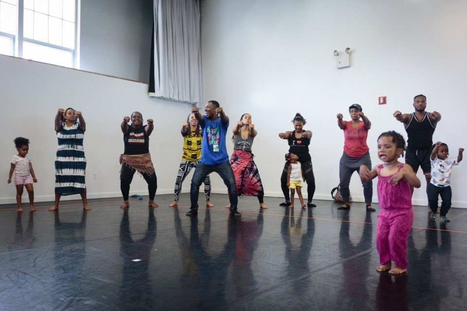 bam-danceafrica-2023-family-dance-workshop-_-photo-by-tony-turner_1823