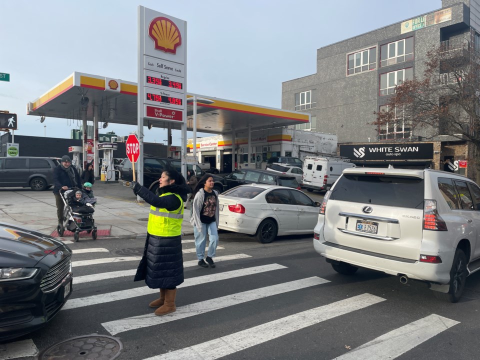 ivelisse-castro-crossing-guard