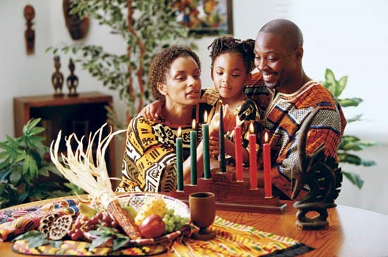 Celebrating Kwanza Photo: thetop10christmasgiftsnow.com