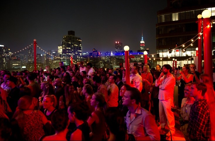 Now this is a rooftop party