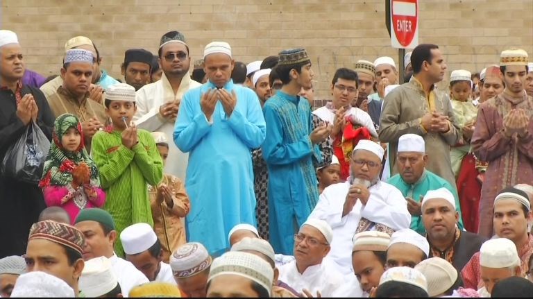 Thousands of Muslims filled East New York streets this morning to celebrate Eid al-Fitr, which always comes the day after Ramadan ends. (8/8/13) Photo: cdn.news12.com/