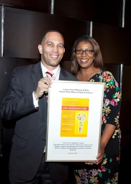 Rep. Hakeem Jeffries and NYC Public Advocate Tish James pose with Jeffries's award