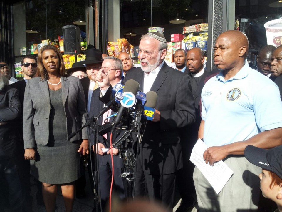 Assemblymember Dov Hikind speaks at press conference in Crown Heights to address religiously motivated assaults on Brooklyn residents.