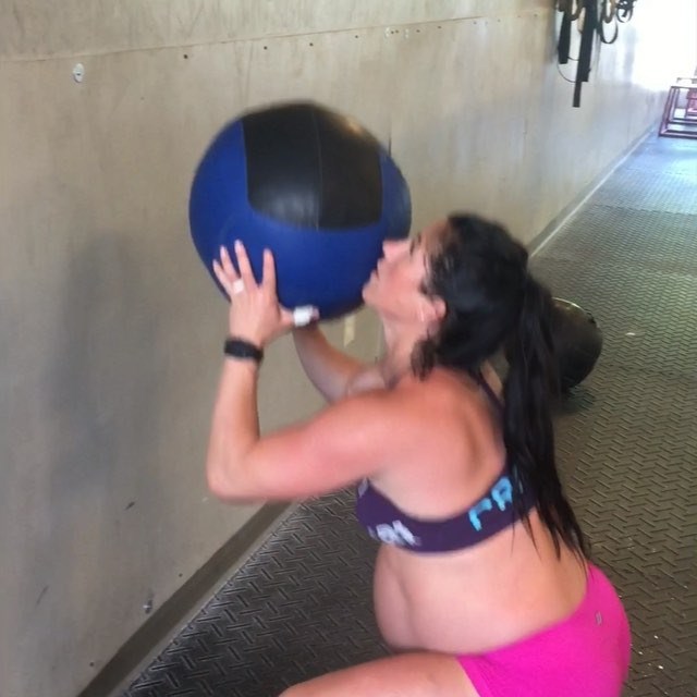?Pregnancy Isn?t an Illness?: Pregnant Fitness Instructor Defends Her Controversial Weightlifting Routine