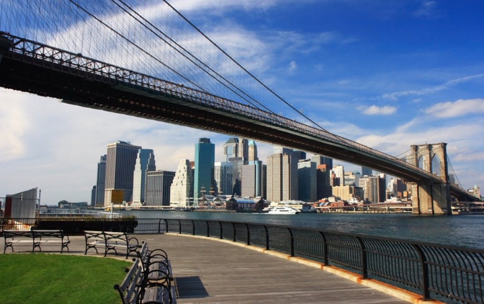 Famous-Touristic-Place-of-NY-Brooklyn-Bridge