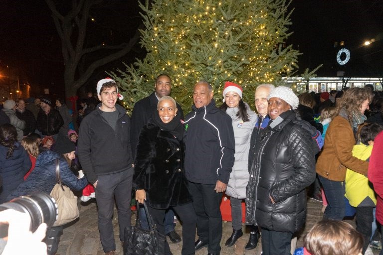 tree-lighting_2016-9