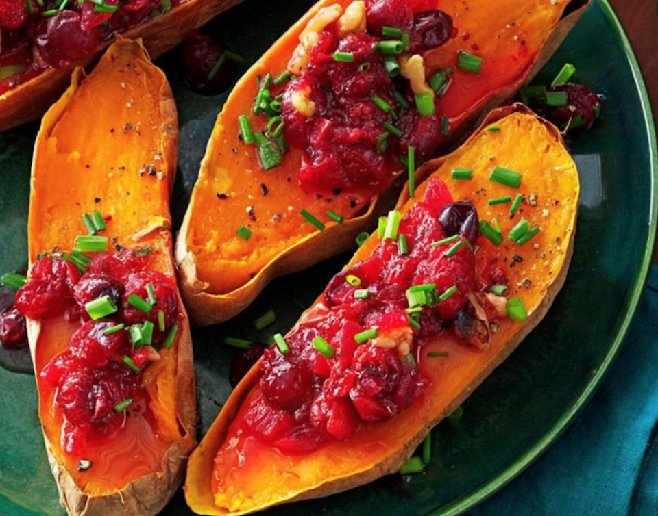 Cranberry-Walnut-Sweet-Potatoes_exps38439_TH132104A06_27_9bC_RMS-696&#215;696
