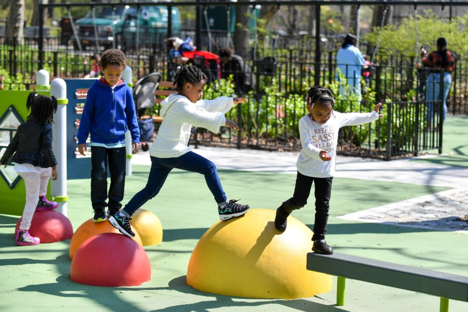 Lincoln Terrace Park, BK Reader