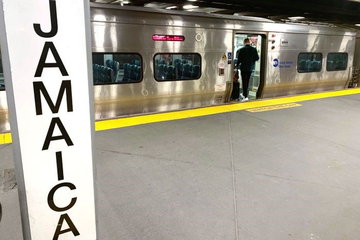 Success of LIRR Brooklyn-Queens Tix Renews Call for Citywide $2.75 Rail Fare