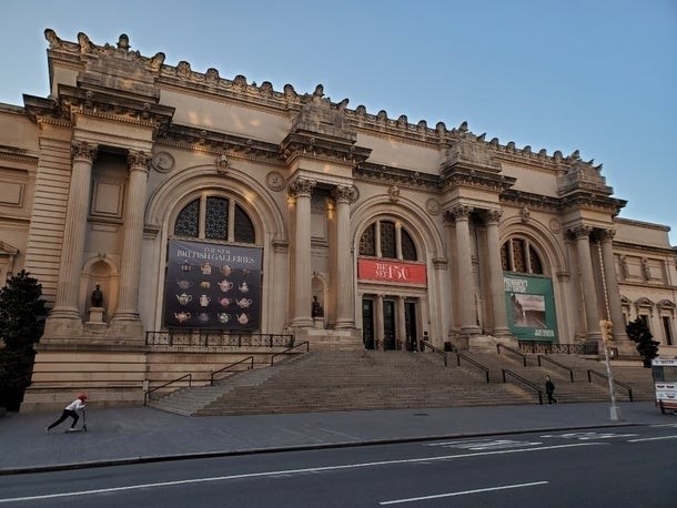 The Met Donates Lab Equipment To NYC Hospitals