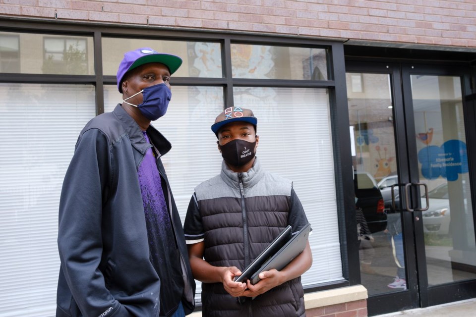 NYC students in homeless shelters still can?t get on the internet even after city switches cellular providers: advocates