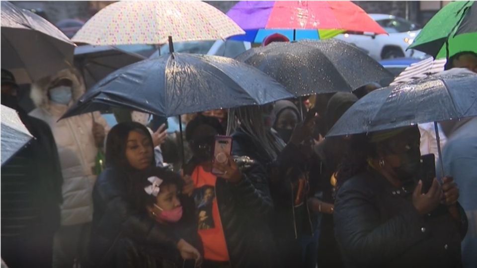 Candlelight vigil held in remembrance of slain 47-year-old Brooklyn man