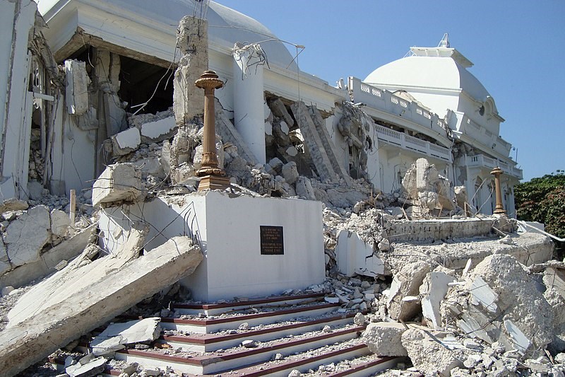 After_the_earthquake_that_hit_Haiti_on_12_January_2010_-_Rubbles_of_the_National_Palace_in_Port-au-Prince