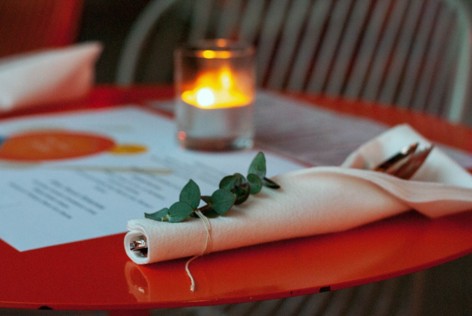 BeeMused table set up