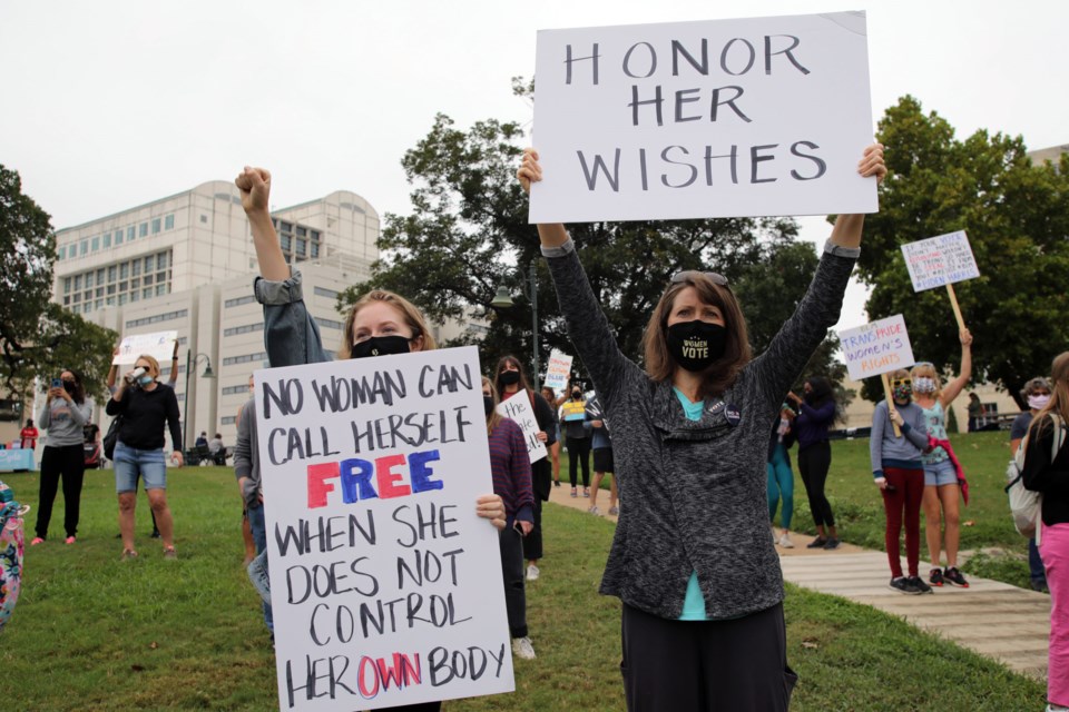 Austin,,Tx/usa,-,Oct.,17,,2020:,Women,Participate,In,The