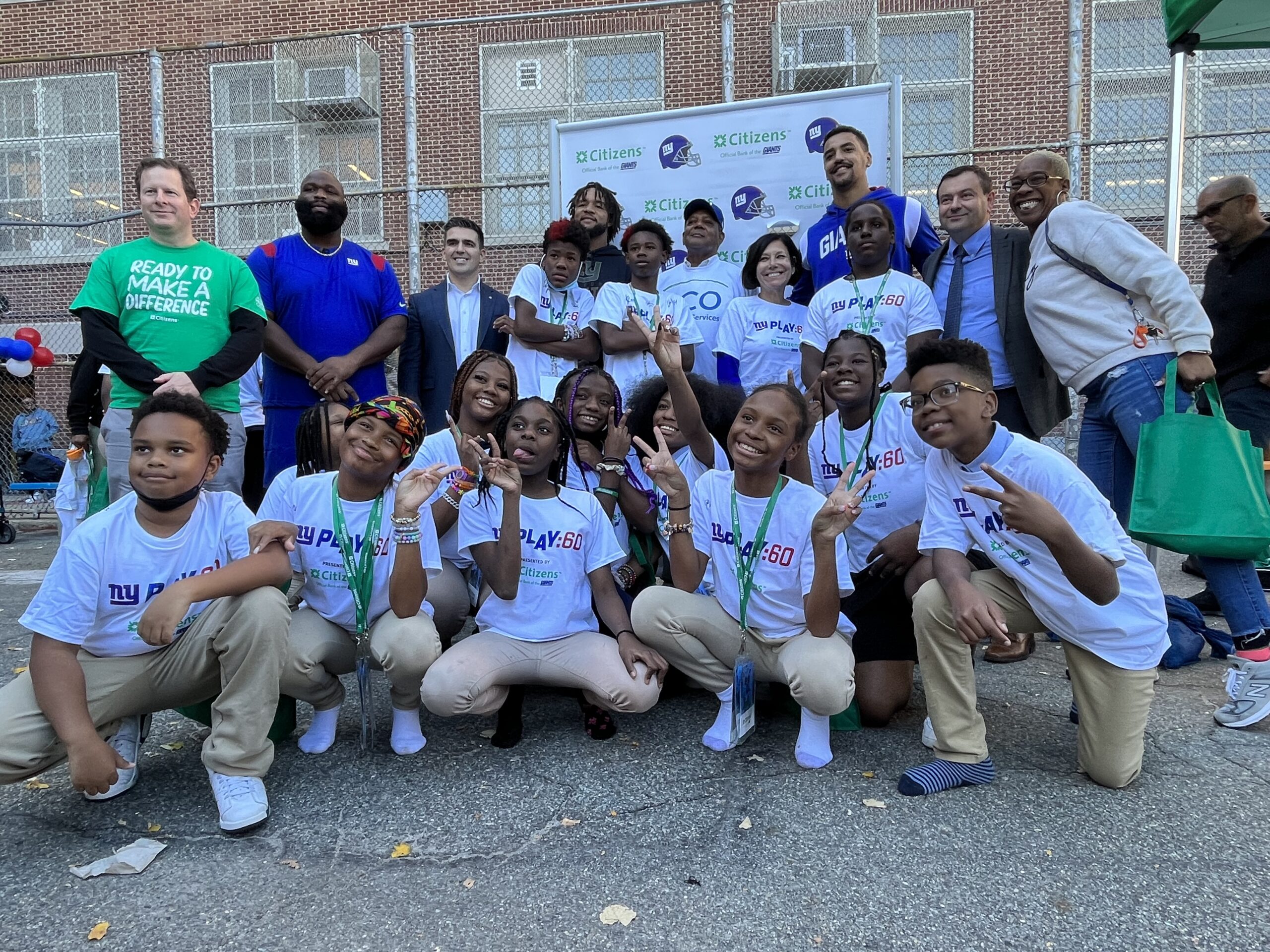 The NY Giants Team up with Bed-Stuy Middle Schoolers for a 'Day of Play' -  BKReader