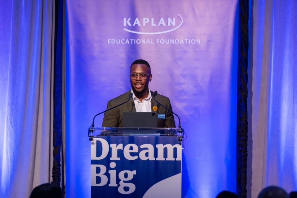 lavar-thomas-kaplan-leadership-program-alum-speaking-at-kef-gala